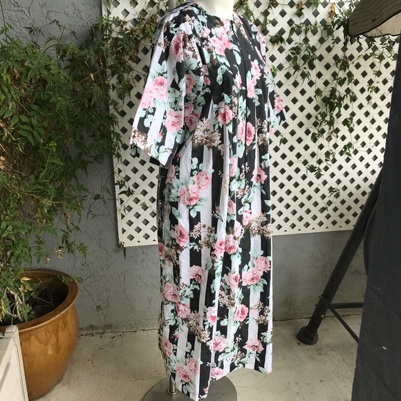 SOLD ANTHONY RICHARDS Floral House Coat Caftan - Picture 4 of 8